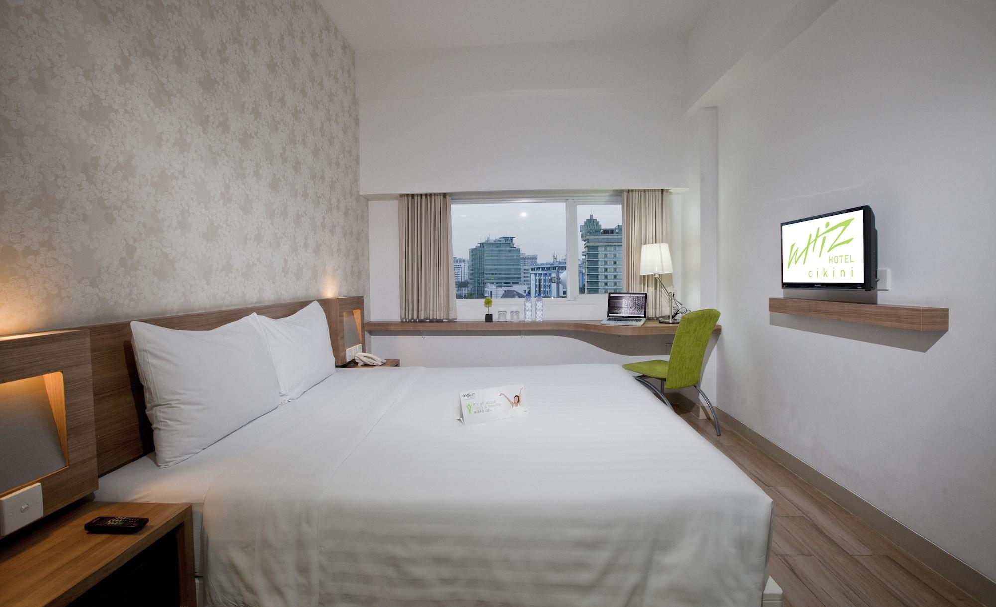 Whiz Hotel Cikini Джакарта Экстерьер фото