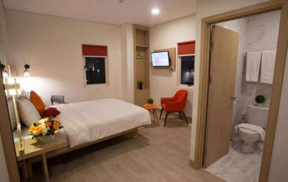 Whiz Hotel Cikini Джакарта Экстерьер фото