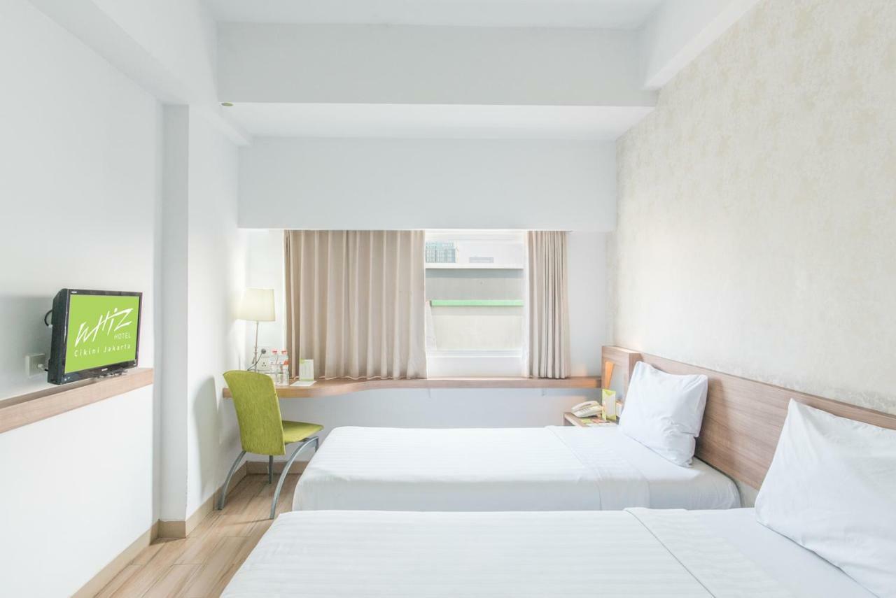 Whiz Hotel Cikini Джакарта Экстерьер фото